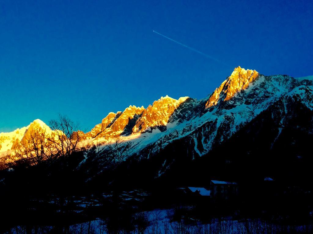 Facing The Chamonix Needles Apartment Les Houches Exterior photo